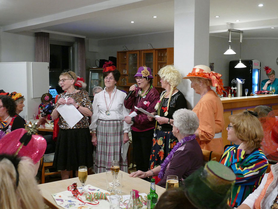 Frauenkarneval der kfd im Landhotel Weinrich (Foto: Karl-Franz Thiede)